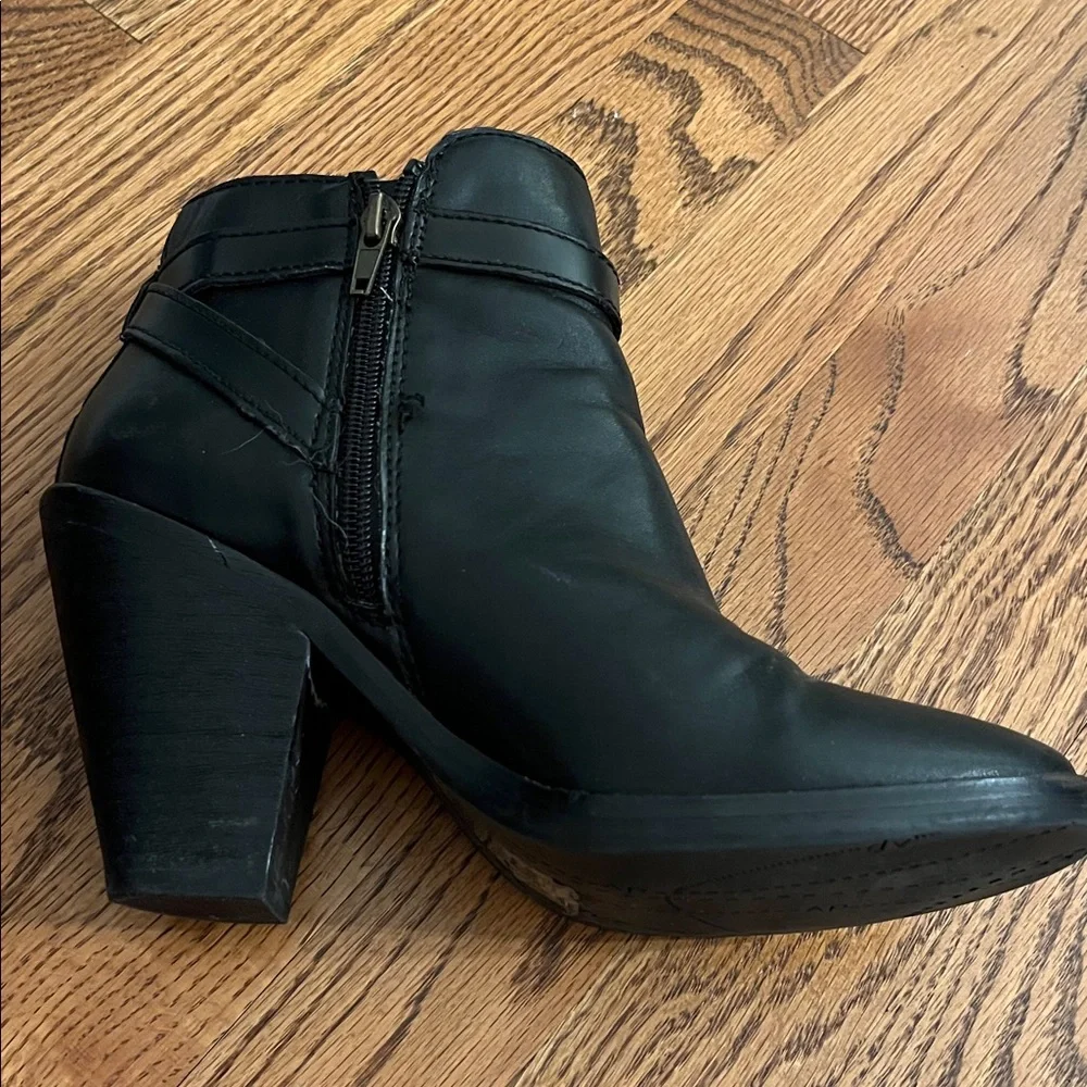 DV by Dolce Vita step out